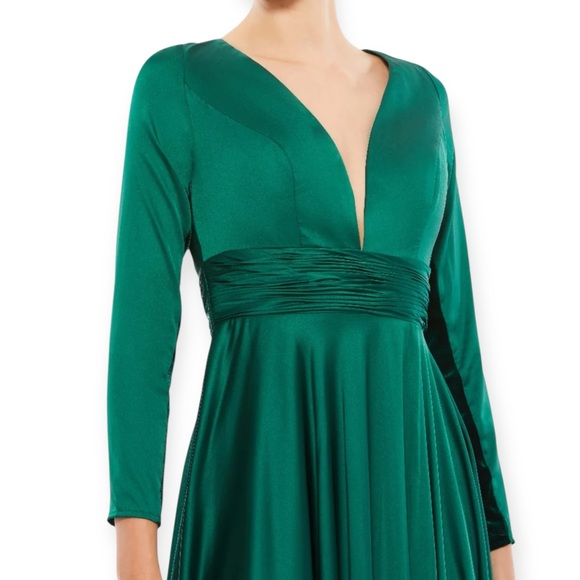 IEENA FOR‎ MAC DUGGAL Long Sleeve Ruched Waist A-Line Gown Style #55245 - size 6 - Picture 6 of 11